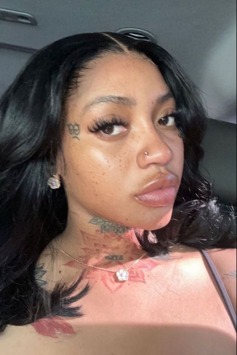 jada kingdom Face Tattoo Black Women, Jayda Kingdom, Jada Kingdom, Small Face Tattoos, Big Lips Natural, Black Relationship, Face Tattoos For Women, Celebrity Plastic Surgery, Contrast Dress