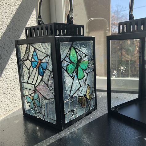 Mosaic Lanterns, Stained Glass Lighting, Glass Lanterns, Stained Glass Candles, Stained Glass Lamp Shades, Mosaic Candle, Glass Candle Lantern, Outdoor Fire Pit Designs, Glass Fusion Ideas