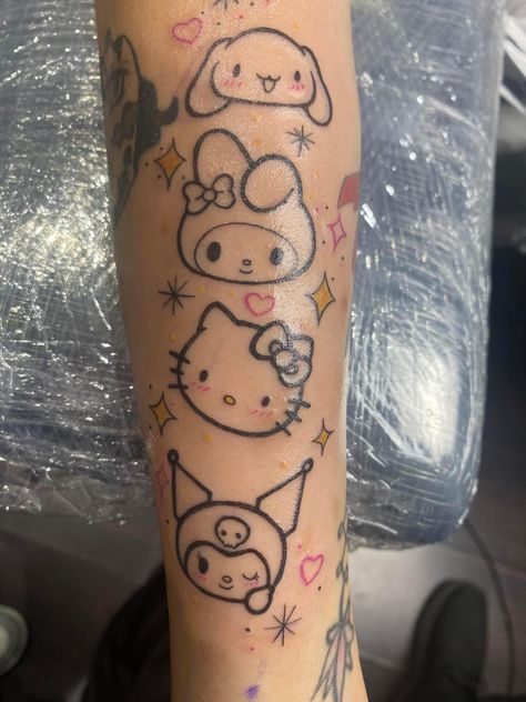 Hello Kitty Thigh Tattoo, Hello Kitty And Friends Tattoo, Hello Kitty Face Tattoo, Keroppi Tattoo, Sanrio Tattoo Ideas, Makeup Tattoo Ideas, Hello Kitty Tattoo Ideas, Kuromi Tattoo, Sanrio Tattoos