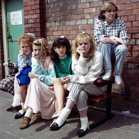 80’s Aesthetic, Ireland Aesthetic, British Culture, 80s Photos, English Fashion, New Brighton, 80s Vibes, 1980s Fashion, Black N White Images