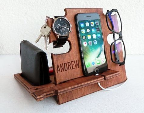 This docking station is the perfect Valentine's Day Gift for him. Phone Docking Station, Wooden Docking Station, Papa Gifts, Personalized Gifts For Men, Father Gift, Mens Anniversary Gifts, Christmas Gifts For Boyfriend, Christmas Gift For Dad, Customizable Gifts