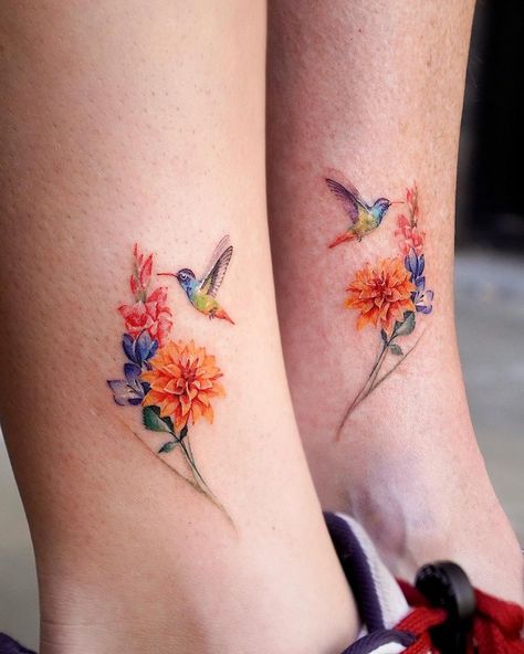 VISM STUDIO (@vismstudio) • Instagram photos and videos Hummingbird Tattoo With Flowers, Hummingbird Tattoo Watercolor, Colorful Hummingbird Tattoo, Simple Unique Tattoos, Hummingbird Flower Tattoos, Memorial Tattoos Mom, Hummingbird Tattoos, Small Hummingbird Tattoo, Bumble Bee Tattoo