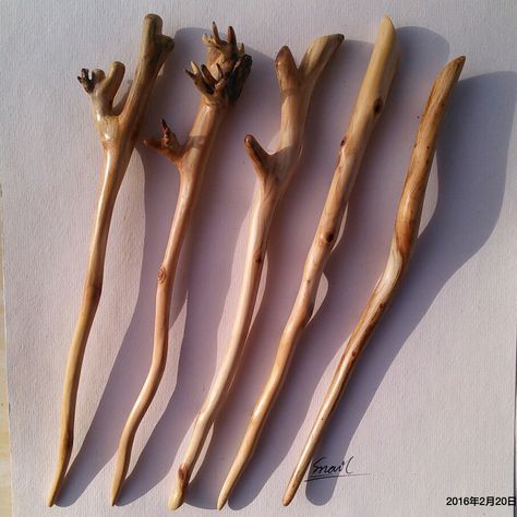 Wooden Hair Sticks Diy, Wood Hair Sticks, Hair Stick Diy, Carved Hair Sticks, Handmade Wands, Wooden Hair Sticks, Forest Crafts, Wood Jewelery, Pagan Crafts