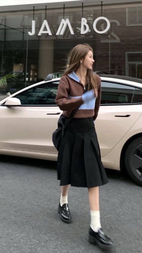 Asian Skirt Outfits, Codibook Outfit, Chanel Mini Rectangular Outfit, Low Waist Skirt Outfits, Japanese Outfits Aesthetic, Treemingbird Style, Check Skirt, 가을 패션, Outfit Inspo Fall