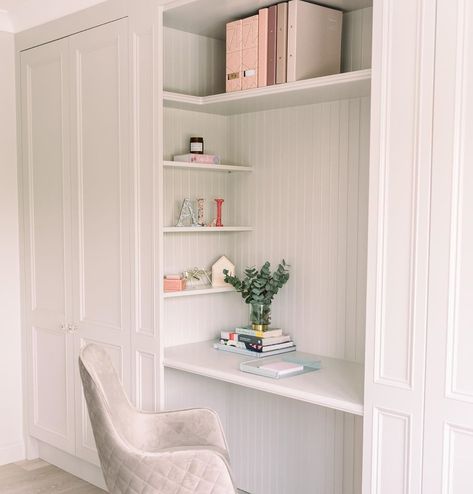 Desk Alcove, University Bedroom, Desk For Girls Room, Small Bedroom Desk, Closet Desk, Desk Wardrobe, Bedroom Built In Wardrobe, Working Desk, Dressing Room Closet