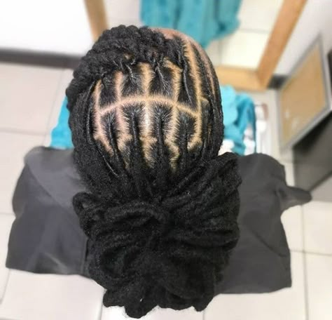 Low Bun Dreadlock Hairstyles, Low Bun Loc Styles, Dreadlocks Mohawk, Dreadlocks Hair Care, Dreadlocks Styles, Short Dreadlocks Styles, Dreads Styles For Women, Sleek Braided Ponytail, Locs Styles