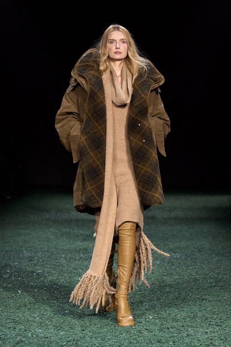 Burberry Fall 2024 Ready-to-Wear Collection | Vogue Tanya Taylor, Burberry Prorsum, Fashion Show Collection, Fall 2024, London Fashion Week, Vivienne Westwood, Runway Fashion, Tartan, Fashion News