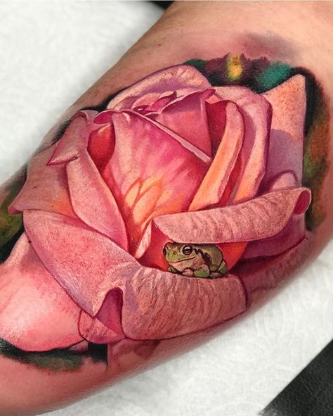 Frog And Rose Tattoo, Frog Tattoo, Frog Tattoos, Traditional Roses, Girly Tattoos, Owl Tattoo, Tat Ideas, Dope Tattoos, Birds Tattoo