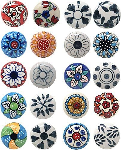 Paint Door Knobs, Diy Door Knobs, Diy Knobs, Kitchen Door Knobs, Cupboard Door Knobs, Ceramic Door Knobs, Country House Interior, Vintage Knobs, Painted Drawers