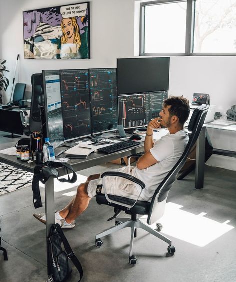 Open Office Design, Forex Money, Trading Desk, Computer Desk Setup, Home Studio Setup, Desktop Setup, Luxurious Lifestyle, Gaming Room Setup, Studio Setup