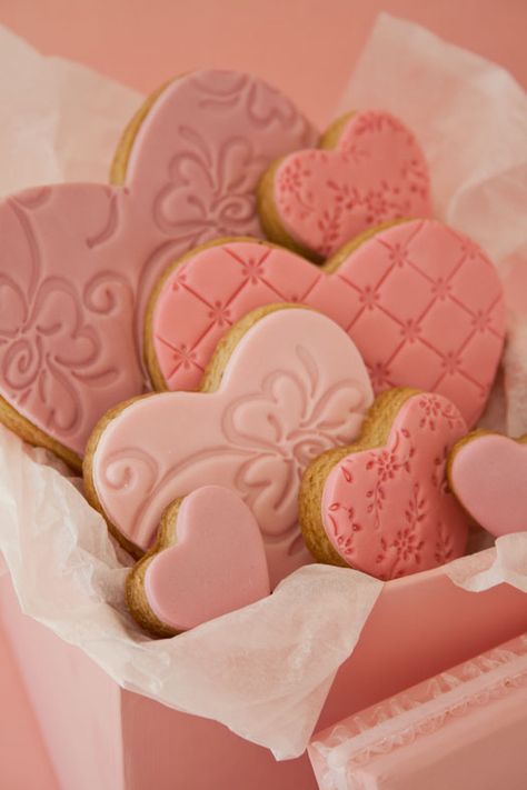 Blog has info about tools used to decorate fondant for cookies or cakes.  These cookies are beautiful! Heart Sugar Cookie, Iced Biscuits, Shaped Cookies, Heart Shaped Cookies, Fondant Cookies, Valentines Day Cookies, Pretty Cookies, Fancy Cookies, Creative Cookies