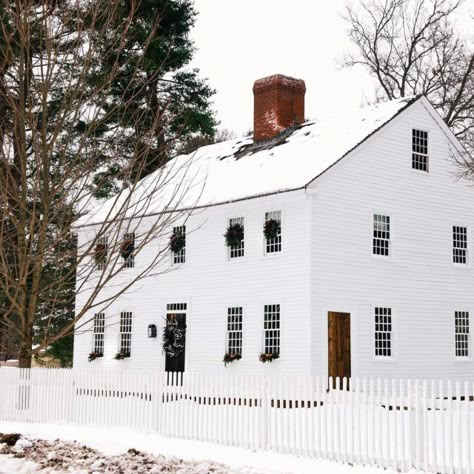 Colonial With Addition, Small White Colonial House, Center Chimney Colonial, New England Colonial House Exterior, New England Colonial House Plans, New England Colonial House, White Colonial House, Colonial Fireplace, Fireplace Transformation