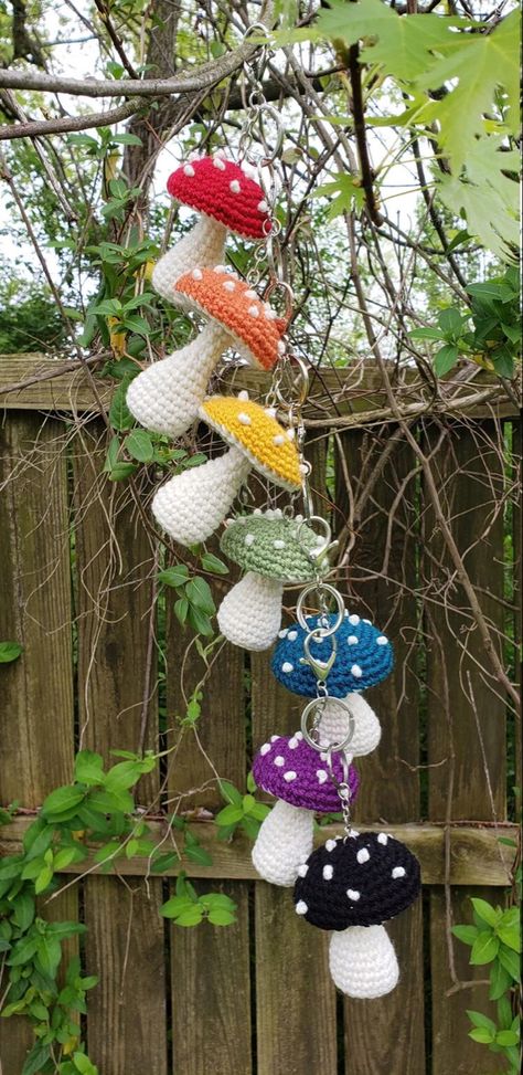 Hippy Crochet Patterns Free, Witchy Crochet Patterns Free, Crochet Mushroom Pattern Free, Mushroom Keychain Crochet, Free Crochet Mushroom, Mushroom Patterns, Crochet Mushrooms, Shroom Room, Spindle Crafts