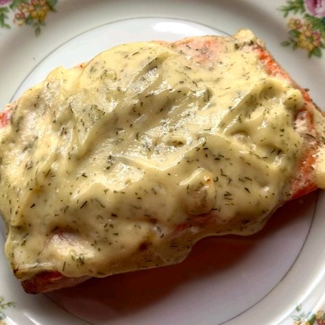 Grilled Salmon with Dill Sauce Sauce For Grilled Salmon, Grilled Salmon With Dill, Salmon With Mayo, Salmon With Dill Sauce, Dill Sauce Recipe, Salmon Sauce, Salmon With Dill, Dill Sauce For Salmon, Dill Salmon