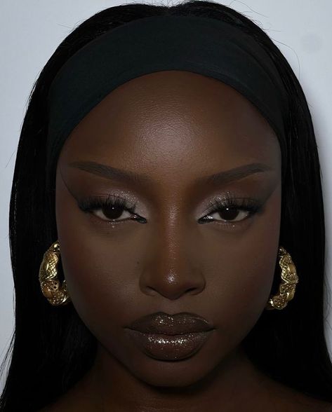 Maquillage Yeux Cut Crease, Makeup For Black Skin, Brown Skin Makeup, Ethereal Makeup, Cute Makeup Looks, Dark Makeup, Creative Makeup Looks, Glamour Makeup, Dark Skin Makeup