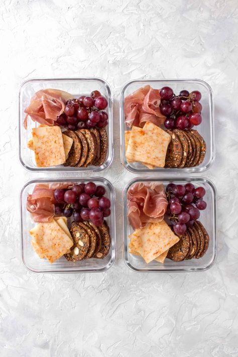 Lunchables For Adults, Mini Cheese Board, Diy Lunchables, Tips For Meal Prepping, Fruit Lunch, Meal Prep Snacks, Healthy Lunch Snacks, Easy Lunch Boxes, Work Meals