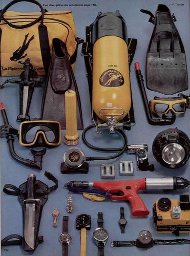 Scuba Equipment, Vintage Scuba, Jacques Yves Cousteau, Skin Diving, Scuba Diving Photography, Jacques Cousteau, Diver Down, Deep Sea Diving, Scuba Diving Equipment