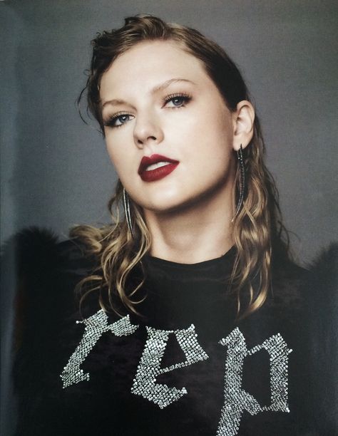 This girl is everything and more! Taylor Swift 壁紙, Taylor Swift Photoshoot, Taylor Swift Fotos, Miss Americana, Francisco Lachowski, Estilo Taylor Swift, All About Taylor Swift, Swift Photo, Alan Walker