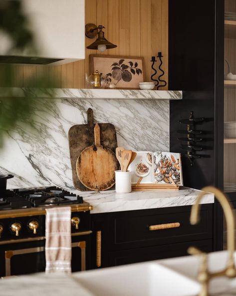 La Cornue by Andi-Co Australia | #LaCornueKitchens: When the sun beams on this stunning kitchen, featuring a La Cornue CornuFé 110 in Matt Black with Polished Brass and… | Instagram Lone Fox Home Kitchen, Le Cornue Range Kitchen, Lone Fox Home, Lone Fox, Sun Beams, Fox Home, Range Cooker, Stunning Kitchens, Polished Brass