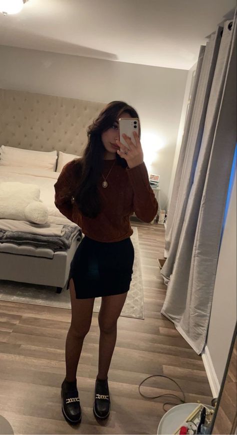 Black Platform Outfit, Black Mini Skirt Outfit Fall, Brown Mini Skirt Outfit, Mini Skirt Outfit Fall, Brown Skirt Outfit, Platform Outfit, Black Mini Skirt Outfit, Skirt Outfit Fall, Black Skirt Outfits