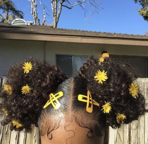 Image about hair in My Uploads. 💫 by Rorie on We Heart It Cabello Afro Natural, Cute Natural Hairstyles, Edges Hair, Girls Natural Hairstyles, Girls Hairstyles Braids, Natural Hair Styles Easy, Girls Braids, Penteado Cabelo Curto, Yellow Hair