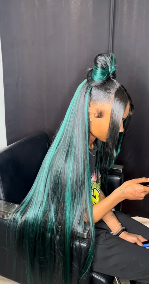 Blonde Highlights On Dark Hair, Colored Weave, Weave Ponytail Hairstyles, Weave Styles, Quick Weave Hairstyles, Dyed Hair Inspiration, Cute Box Braids Hairstyles, Hairdos For Curly Hair, Pretty Hair Color