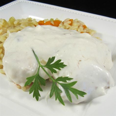 Sherry Wine Sauce Chicken Holindaise Sauce, Wine Sauce Chicken, Chicken With Sour Cream, Sherry Sauce, Sherry Recipes, Chicken Sauce Recipes, Sherry Wine, Sauce Chicken, Wine Sauce