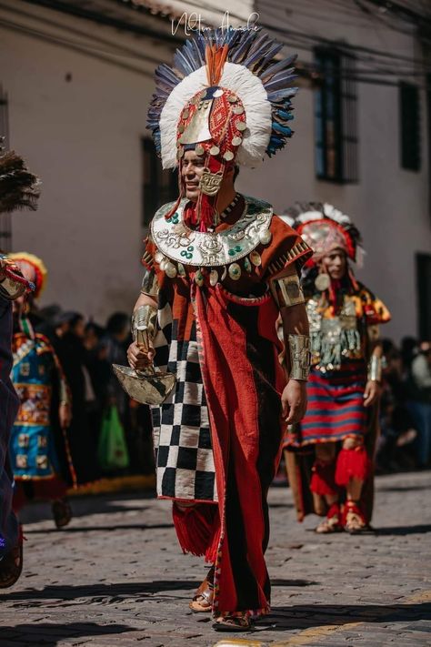 Peruvian Clothes Traditional, Aztec Traditional Clothing, Mesoamerican Fashion, Aztec Clothing Traditional, Inca Clothing, Ancient Mayan Clothing, Incan Culture, Ecuadorian Clothing, Inca Gods