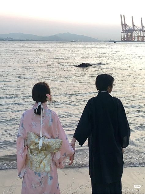 Japanese Men Kimono, Japan Boyfriend, Raining Sound, Japanese Kimono Male, Study Together, Japan Dress, Lovers Images, Japanese Couple, Sunkissed Skin