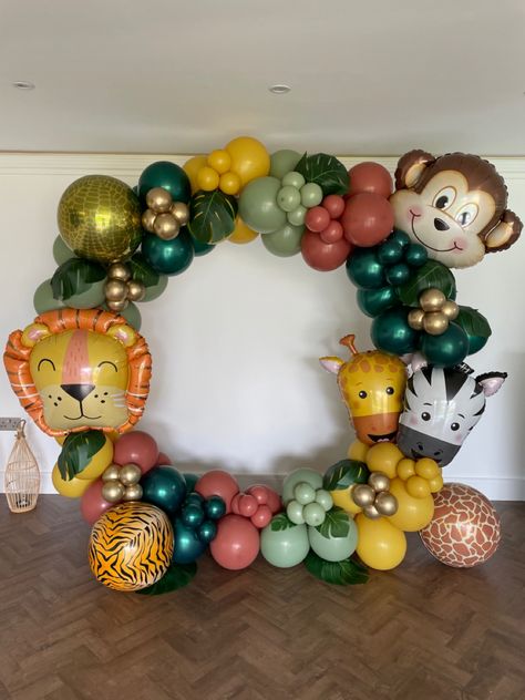 Wild One 
First Birthday 
Animal balloon display Zoo Theme Birthday Cake, Balloon Circle, Safari Balloon, Jungle Theme Birthday Party, Animal Themed Birthday Party, Deco Ballon, Lion King Baby Shower, 1st Birthday Girl Decorations, Baby Birthday Decorations