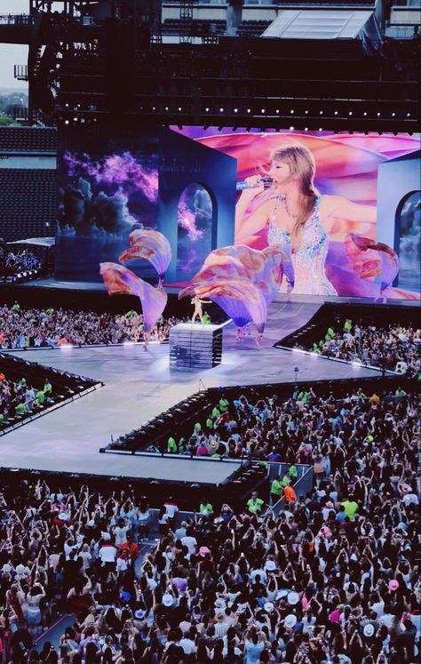 Taylor Swift Tickets, Taylor Swift Fotos, Aesthetic Era, Swift Tour, Estilo Taylor Swift, Concert Aesthetic, Dream Concert, Taylor Swift Outfits, Taylor Swift Concert