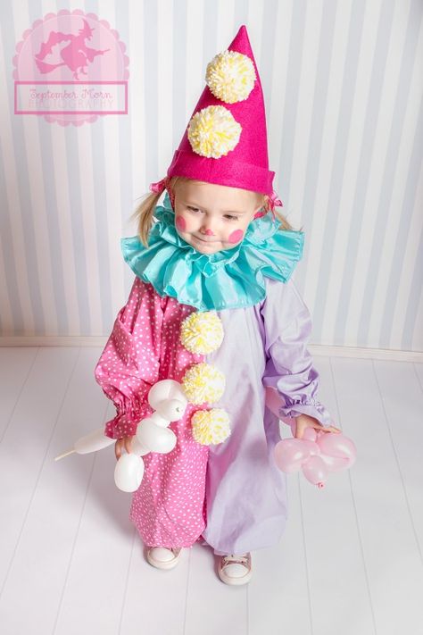 kids-clown-costume Toddler Clown Costume Girl, Toddler Clown Makeup, Family Clown Costumes, Cute Clown Makeup For Kids, Toddler Clown Costume, Baby Clown Costume, Boys Clown Costume, Kids Clown Costume, Vintage Clown Costume