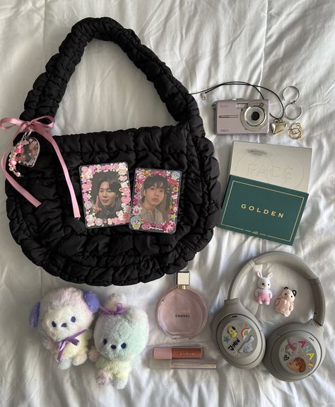 Pose 28, Kpop Bag, Japanese School Bag, Stationary Bag, Purse Aesthetic, Decorated Bags, My Style Bags, Pop Collection, What In My Bag