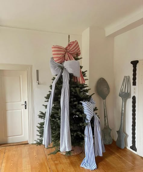 @Sissi_phole Christmas Interiors, Christmas Inspo, Christmas Mood, Christmas Aesthetic, Christmas Deco, Cozy Christmas, Christmas Inspiration, Xmas Decorations, Christmas Cheer