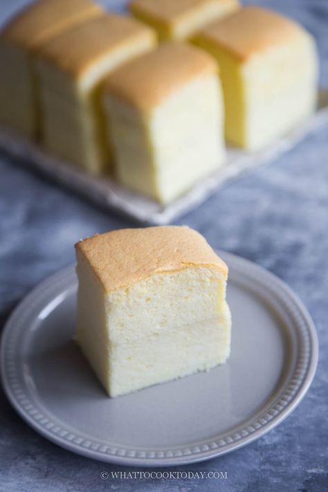 Taiwanese Cream Cheese Castella Cake Taiwan Castella Cake, Castella Cake Recipe, Twotti Fruitti, Baking Pastries, Ogura Cake, Castella Cake, Soft Cake, Asian Sweets, Aesthetic Foods