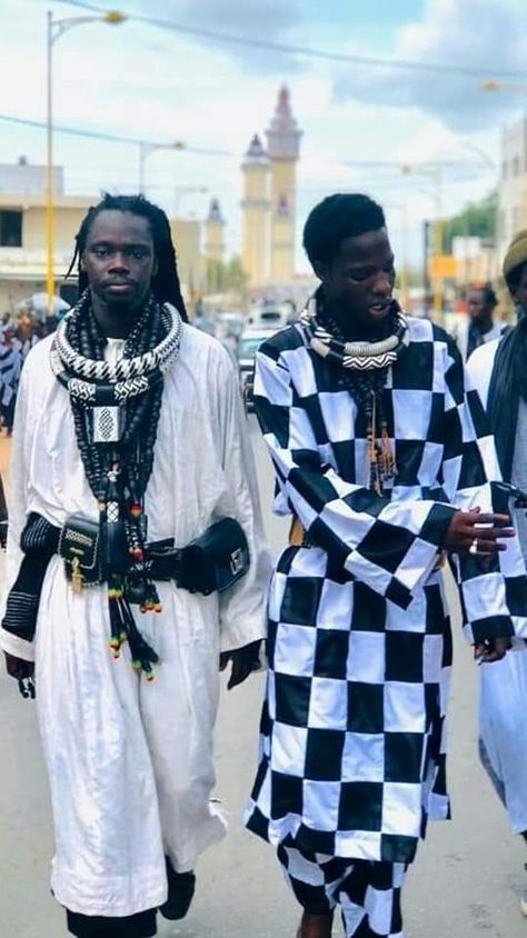 Ancient African Clothing, Black Culture Fashion, Afro Futurism Fashion, Men Afro, Senegal Fashion, Futurism Fashion, Afro Punk Fashion, Black Outfit Men, Afrocentric Fashion