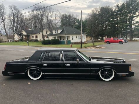 bagged 1989 Lincoln town car - Classic Lincoln Town Car 1989 for sale Lincoln Town Car Custom, 1989 Lincoln Town Car, Lincoln Town Car Lowrider, Retirement Hobbies, Lincoln Car, 1997 Lincoln Town Car, Crown Vic, Chevy Caprice, School Car