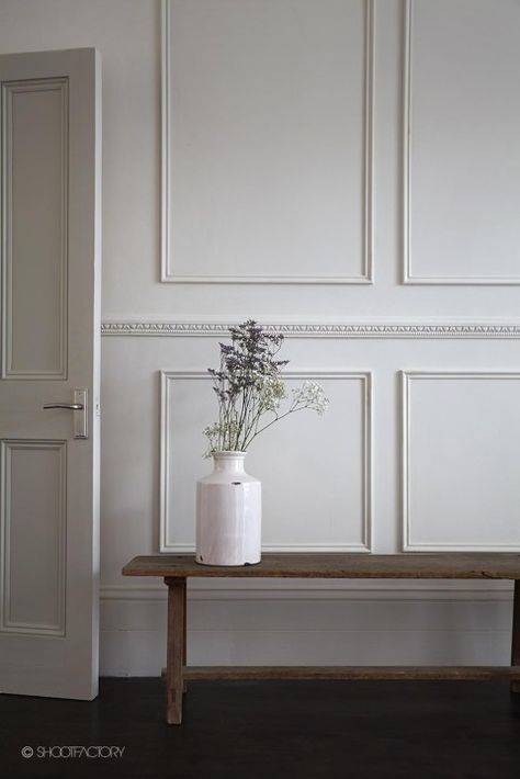 A Simple London Home - lark&linen Craftsman Wainscoting, Picture Frame Wainscoting, Wainscoting Bedroom, Wainscoting Styles, Picture Frame Molding, Diy Picture Frames, Wall Trim, Kitchens And Bedrooms, Chair Rail