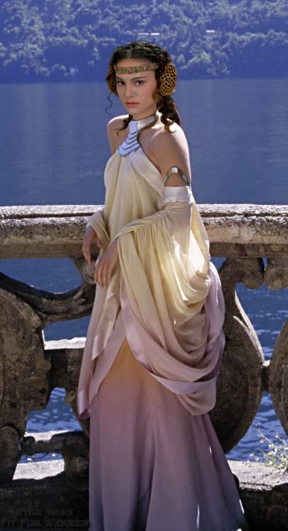 Confessions of a Seamstress: The Costumes of Star Wars - Padme Amidala Natalie Portman Star Wars, Disfraz Star Wars, Easter Dress Toddler, Star Wars Padme, Queen Amidala, Easter Dresses For Toddlers, Faye Dunaway, Star Wars Wedding, Padme Amidala