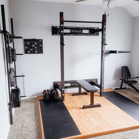 Rogue Fitness on Instagram: “The rack that’s transforming home gyms around the world. Save space with the RML-3W Fold Back Rack - link in bio. #ryourogue Photo:…” Crossfit Home Gym, Basement Home Gym, Gym Shed, Garage Gyms, Home Gym Basement, Kailee Wright, Small Home Gym, Home Gym Garage, Workout Room Home