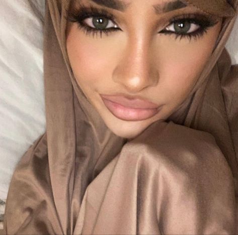 @arzofa Arabic Makeup, Makeup Tut, Arabian Beauty, Cute Makeup Looks, Baddie Makeup, Makeup Obsession, Makati, Glam Makeup, Girls Makeup