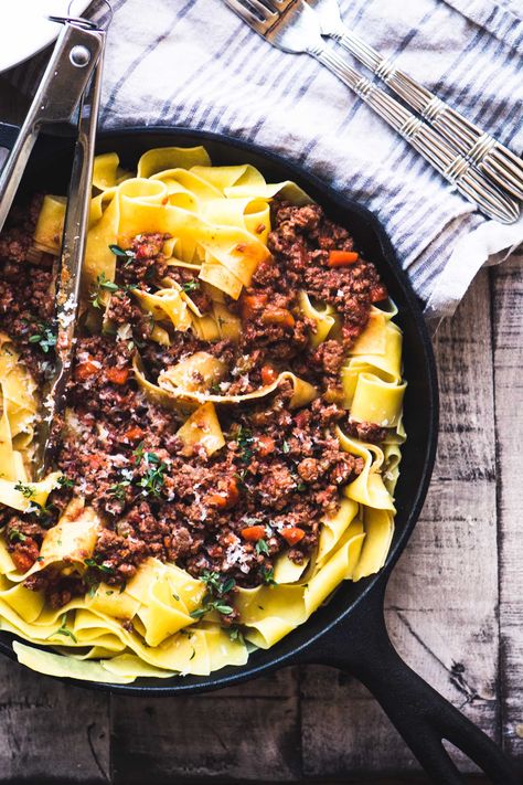 Upscale Recipes, Pasta Meatsauce, Pasta Pappardelle, Italian Bolognese, Pasta Bolognese Recipe, Weeknight Dinner Pasta, Long Pasta, Italian Meat Sauce, Best Ground Beef Recipes