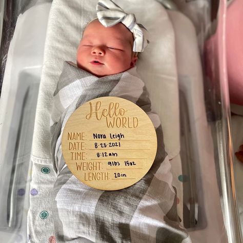 Routybits Hello World - Wood Newborn Baby Birth Announcement Sign - 5.5 Inch Round Baby Birth Announcement Sign, Newborn Baby Announcement, Newborn Birth Announcements, Baby Messages, Newborn Birth, Birth Announcement Sign, Announcement Sign, Baby Birth Announcement, Baby Name Signs