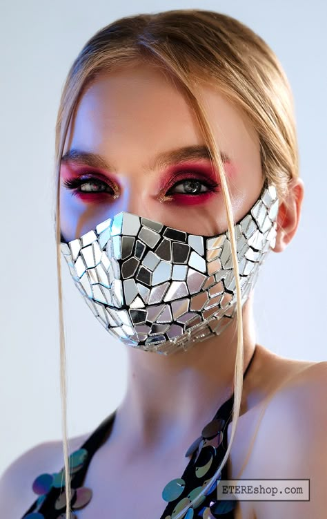 Halloween Mask Ideas, Diy Halloween Mask, Man Mirror, Nails Design Halloween, Halloween Nails 2022, Halloween Matching Pfp, Louis Vuitton Face Mask, Mirror Mask, Mask Outfit