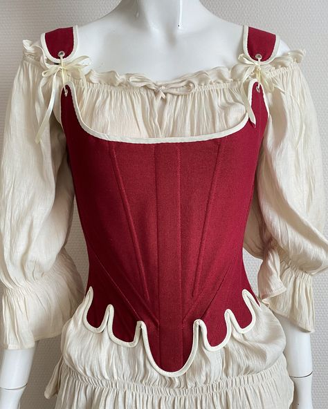 1600s Corset, Faux Corset Diy, Elizabethan Inspired Fashion, Stays Corset Outfit, Tudor Stays, Elizabethan Stays, Historical Stays, Corset Historical, Historic Corset