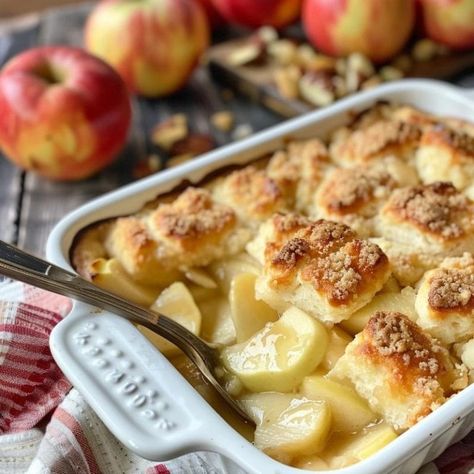 Scalloped Apples Casserole, Apple Bubble Up Casserole, Black Eyed Peas Recipe Crock Pot, Bubble Up Casserole, Cinnamon Roll Icing, Apple Dishes, Deserts Easy, Peas Recipe, Bubble Up