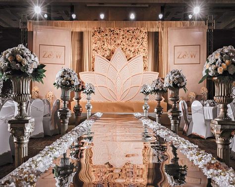 Love this mirror ceremony aisle! Also wonderful for a dance floor!! Mirror Aisle Runner, Mirror Aisle, Wedding Walkway, Silver Carpet, Indoor Outdoor Wedding, Outdoor Graduation, Aisle Runner Wedding, Wedding Mirror, Event Decor Direct