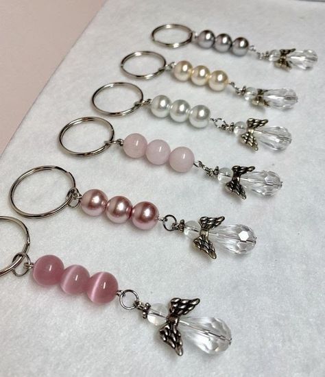 Tassen Hanger, Purse Charms Diy, Anting Manik, Communion Favors, Handmade Keychains, Christening Favors, Bead Charms Diy, Homemade Jewelry, Handmade Wire Jewelry