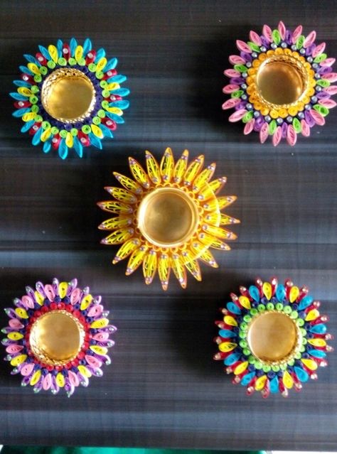 Quilling floating diya Quilling Mandala, Diya Designs, Candles Holder, Quilling Ideas, Quilling Patterns, Quilling Art, Diwali, Candle Holder, Floating