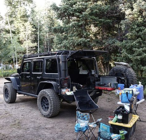 Jeep Wrangler Camper, Jeep Wrangler Camping, Best Jeep Wrangler, Camping Gear Survival, Camp Chair, Jeep Camping, Cool Tents, Cool Jeeps, Jeep Rubicon